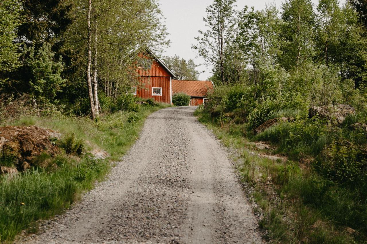En Lantlig Idyll Med Skogen Precis Utanfoer Doerren! Villa Уларед Екстериор снимка